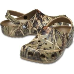 Crocs Mens Classic Realtree Clog - Khaki -Shoe Sales Shop Crocs ClassicRealtree Khaki 2 15